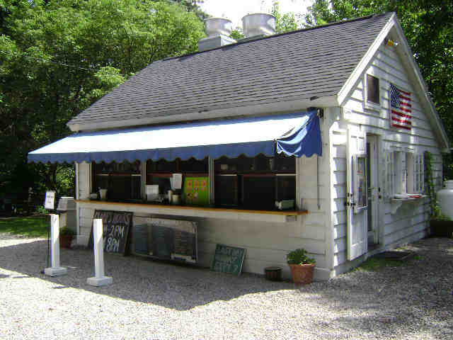 Building photograph for 518 LITCHFIELD RD